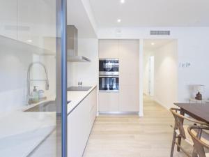 Precioso apartamento con terraza y piscina