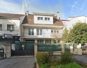 COSY BIG HOUSE near Paris, Roissy, big parking