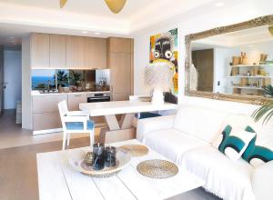 Beautiful apartment with panoramic sea view