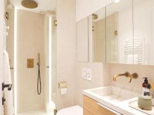 Beautiful apartment with panoramic sea view