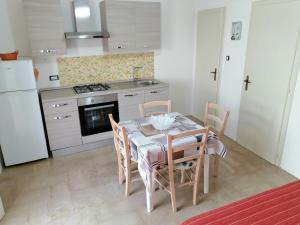 Casa 200 mt a piedi Spiaggia, Wifi Barbecue Clima Parcheggio