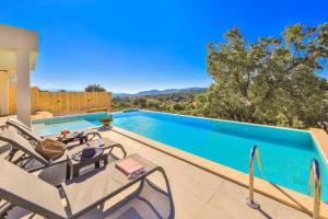 Villa Seral