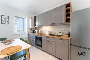 MoHost Green - Serene Mountain Hideaway