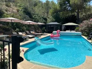 Gîte des Estelles "Axel" avec espace Jacuzzi - Cavaillon