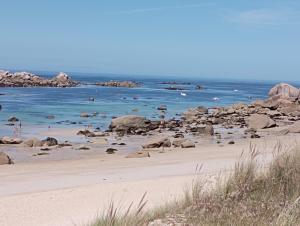 Maisons de vacances Maison pour 6 avec terrasse et jardin : photos des chambres