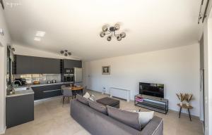 MERCURY VILLA - Minimal Luxury with Private Pool