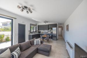 MERCURY VILLA - Minimal Luxury with Private Pool