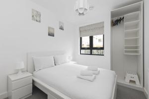 Modern 2 Bed 2 Bath with Patio Access