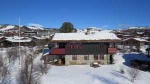 Mountain Home with 5 Bedrooms and 2 fireplaces