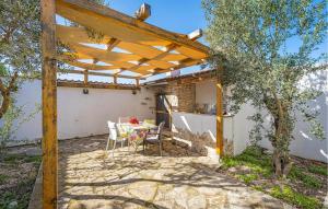 2 Bedroom Nice Home In Jezera