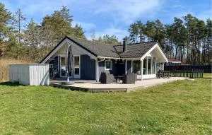 Three-Bedroom Holiday Home In Ebeltoft - Fuglslev