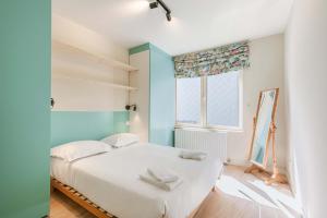 Huswell - Modern family flat steps from the sea