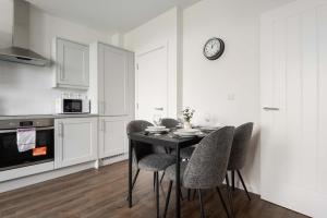 Modern 1 Bedroom Apartment in York with Parking