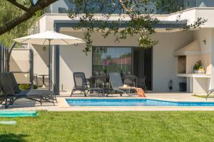 Villa K with Rooftop Jacuzzi, Sea View and Private Gym