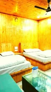 Pandey Hotel and Restaurant - Gupta Kāshi