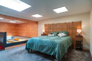 Maisons de vacances Le Chene Sacre - Piscine interieur : photos des chambres