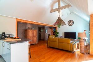 Maisons de vacances Le Chene Sacre - Piscine interieur : Maison 5 Chambres