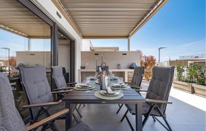 Beautiful Apartment In Brodarica