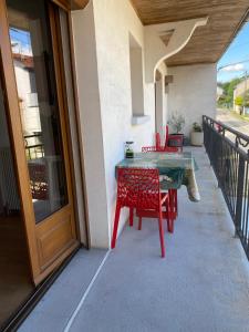 Appartements Chez Doukine, Appartement avec balcon a Chouzelot : photos des chambres