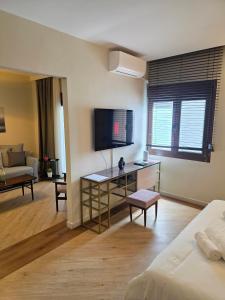 The Tsimiski Experience