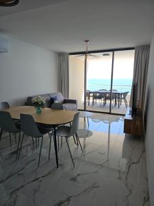 Chez Vicky, superbe appartement avec parking privé piscine et vue exceptionnelle