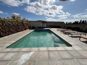 Charme provençal Mas authentique avec piscine