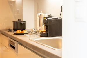 Renovated 2-Bedroom Apt Near the Athenian Coast