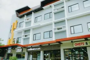 Aura Condotel - Carles