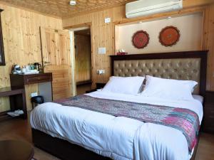 Almus Resorts