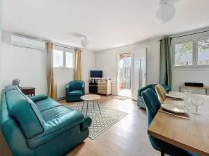 3707-Appartement avec jardin - Brouilla