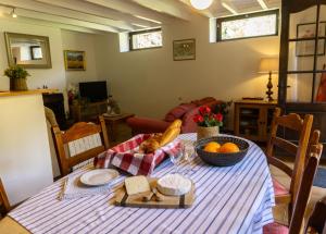 Maisons d'hotes Au Pont Romain Gites : photos des chambres