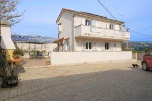 House Grubelic - Palit