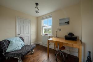 Heddwch - Beach House in Heart of Broad Haven for 14