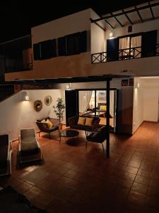 Villa Optimist Rubicón piscina climatizable, frente al mar