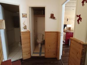 Appartements Charmant appartement chalet renove, 4-6 pers, situe a 100m des pistes a Montgenevre - FR-1-445-162 : photos des chambres