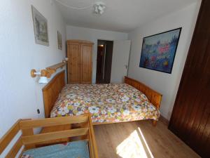 Appartements Appartement proche pistes et commerces, 6 pers, vue montagnes, animaux admis, parking - FR-1-445-86 : photos des chambres