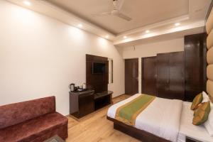Hotel 30 Degree North Mussoorie - On Mall Road