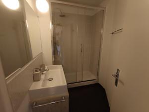 Appartement cosy tout confort pour 4 pers., proche commerces et pistes, parking inclus - FR-1-445-172