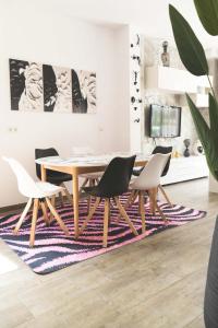 Apartamento a 30 metro de la playa con piscina y garaje en la Carihuela