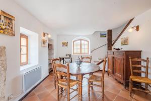 Maisons de vacances Les Buisses - Petit Gite : photos des chambres
