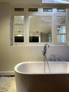 Zeus Living - Room in Villas An Phu