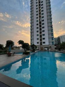 Springhill Royale Suites - Sky Pool Ocean view