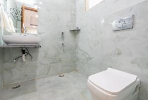 Homlee-Classic 4BHK Flat Central DEL-Lift-Parking