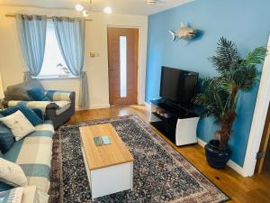 Beach Road- short walk to Charlestown, Carlyon Bay & coastal paths- dog friendly