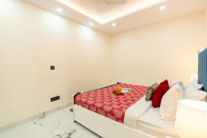 Homlee-Classic 4BHK Flat Central DEL-Lift-Parking