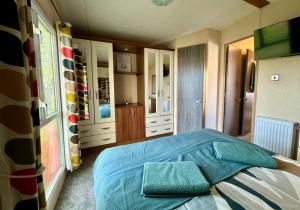 Tattershall Lakes 2 bedroom,6 berth Holiday home with hot tube