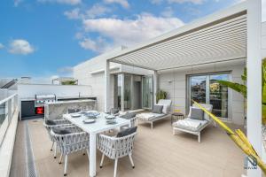 Newly Built 3 BDRM Lavish Penthouse Next to Beach