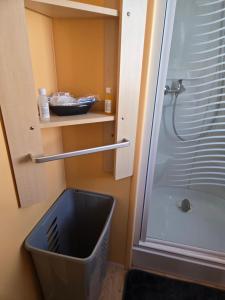 Campings Iscles 231- MH Au calme pres du lac : photos des chambres