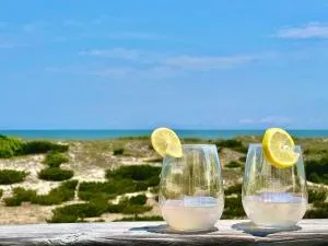 Oceanfront 4 Bedroom Salvo Sandcastle Hot Tub - Waves