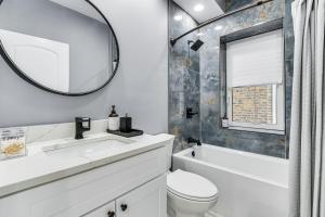 1 Mi to Garfield Park Conservatory Modern Apt!